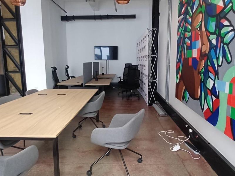 Office TO LET | First Floor Commercial Space - Photo 2