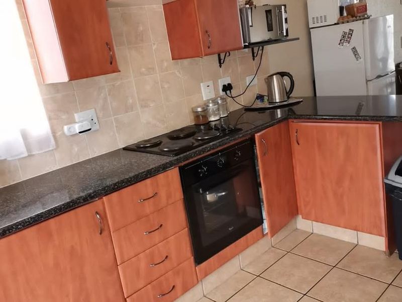 Beautiful duplex apartment for sale in Brentwood Park - Photo 6