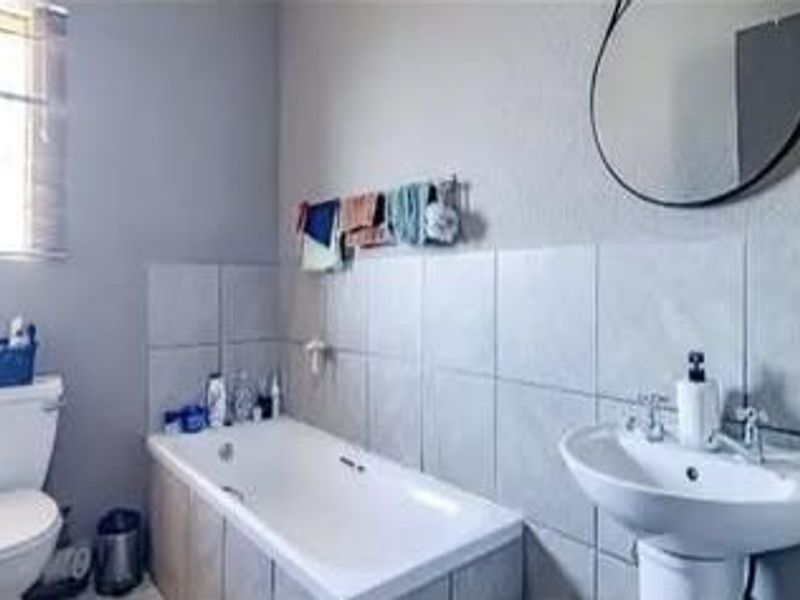 This lovely unit is ready for a new owner . - Photo 9