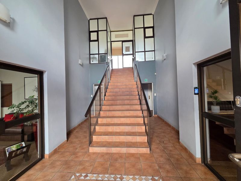 Prime First Floor Office Space To Let – Exceptional Location Next to Hillfox - Photo 4