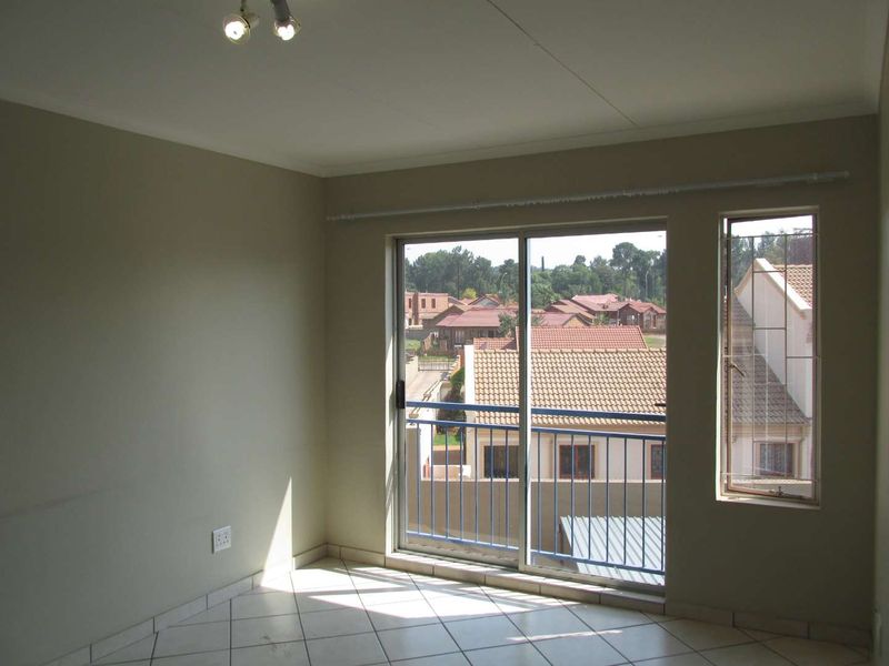 A 2 BEDROOM FLAT TO RENT IN PHILIP NEL PARK - Photo 8