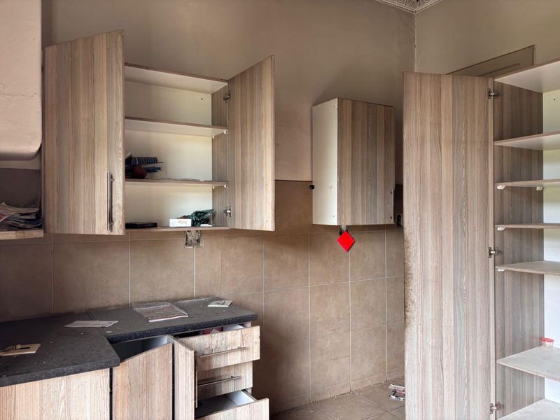 CALLING ALL INVESTORS! PROPERTY FOR SALE IN LEAFY RIVIERA PRETORIA - Photo 7