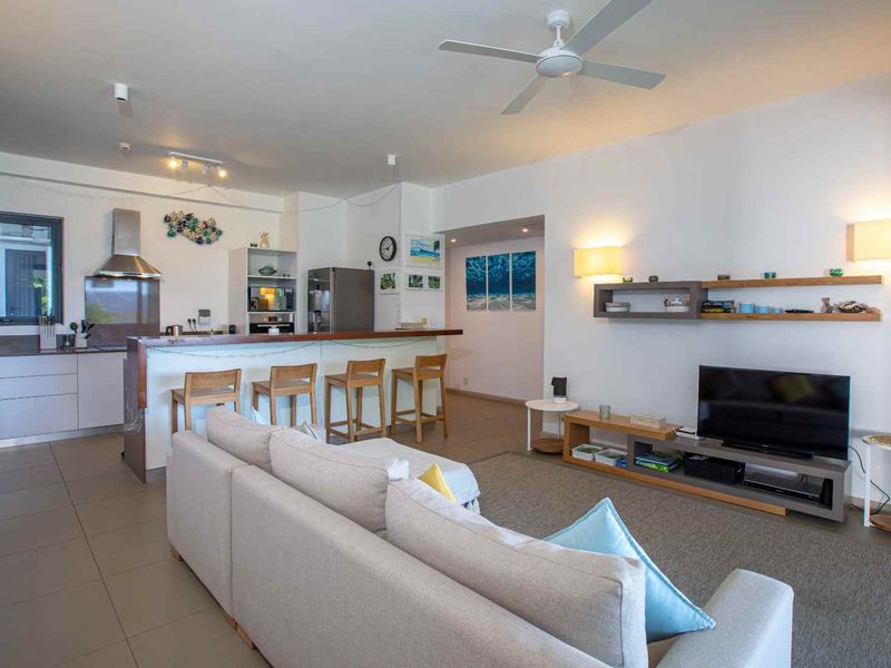 Stunning 3 bedrooms apartment : the perfect balance between golfing serenity and lagoon bliss - Photo 3