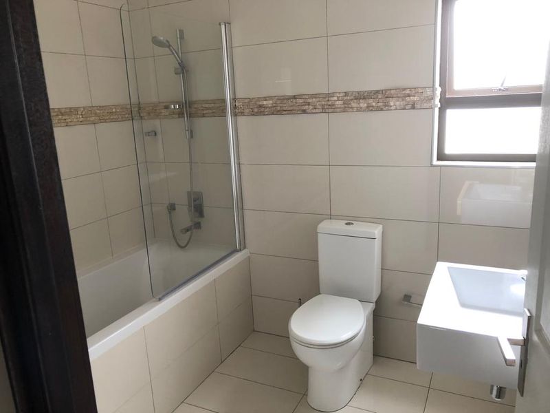 FULLY FURNISHED TOWNHOUSE TO LET - Photo 4