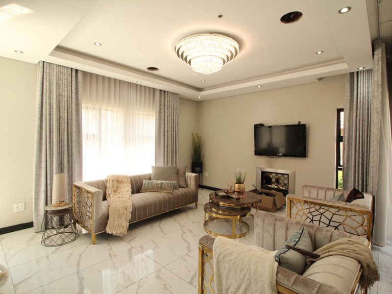 4 Bedroom Modern Home with Exceptional Finishes for sale in Blue Valley Golf Estate - Photo 4