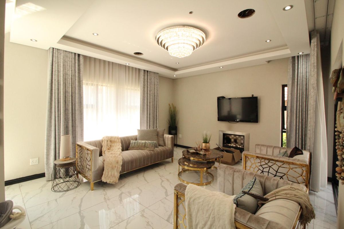 4 Bedroom Modern Home with Exceptional Finishes for sale in Blue Valley Golf Estate - Photo 4