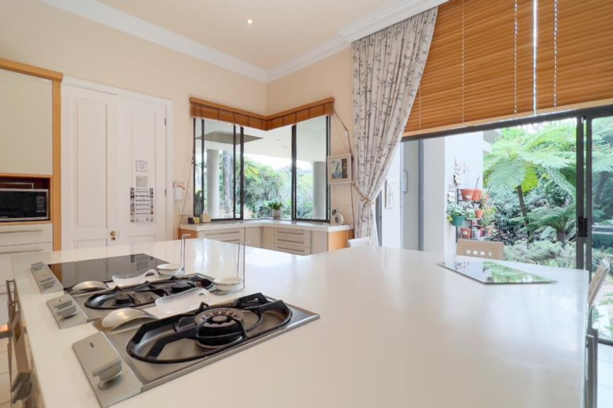 Natures Valley Estate - Most Exclusive home with a Garden of Eden Setting - Photo 5