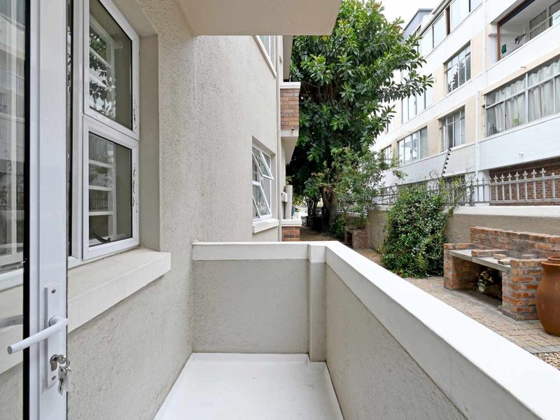 Prime Green Point Investment | Ground-Floor Apartment | Fully Furnished - Photo 8