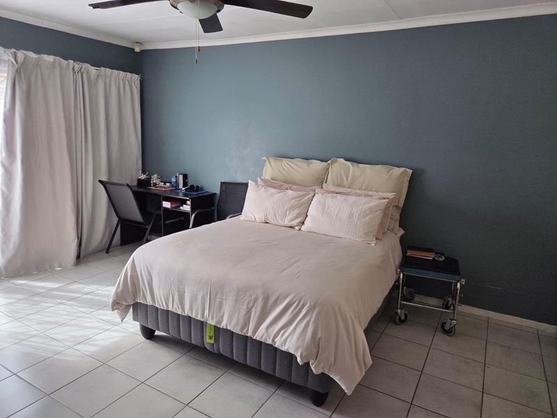 Spacious 3-bedroom family home to rent available 1 July - Photo 8