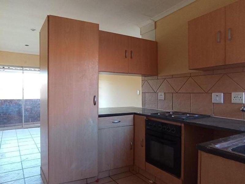 2 Bedroom Apartment For Sale In Clarina - Photo 2