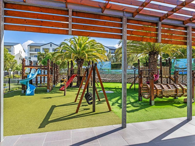 Ground-Floor 3 Bedroom Apartment in De Zicht Lifestyle Estate | Modern Living in a Secure Lifestyle Estate - Photo 3