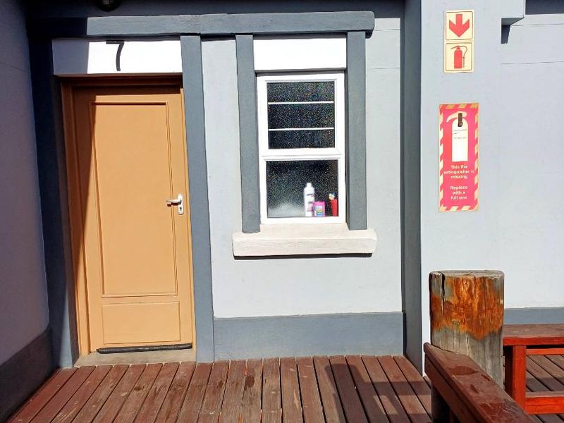 Business Property offering 10 Flats close to Harbour gate - Photo 2