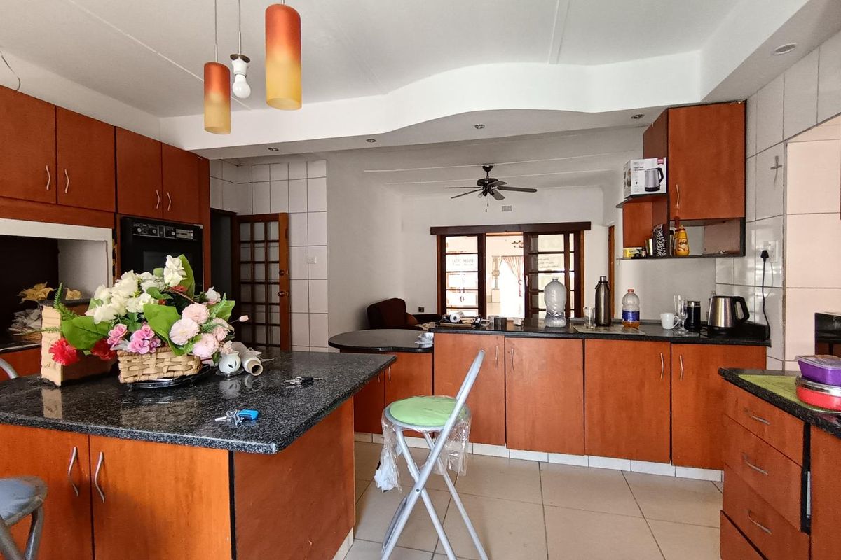 Spacious Family Haven in Hospitaalpark Awaits You - Photo 2