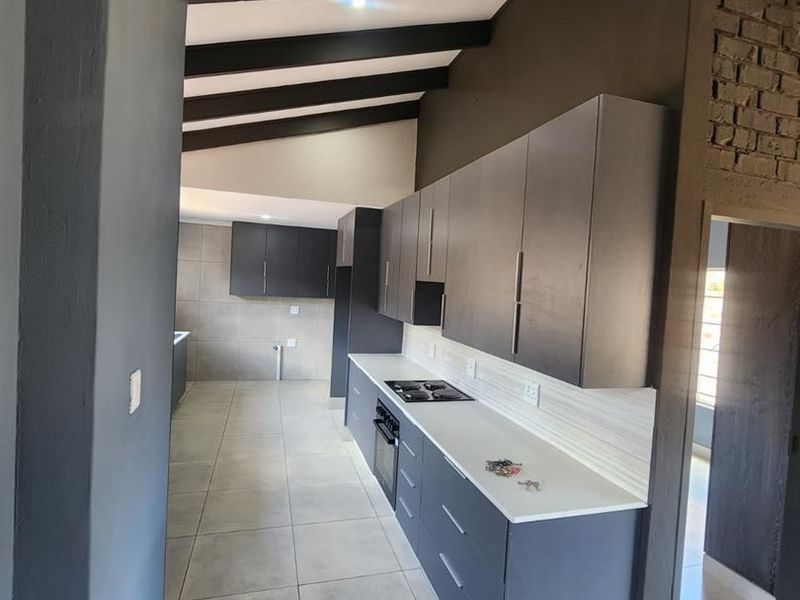 189A Lovely 3 Bedroom House For Rent in Doornpoort Ext.1 - Photo 6