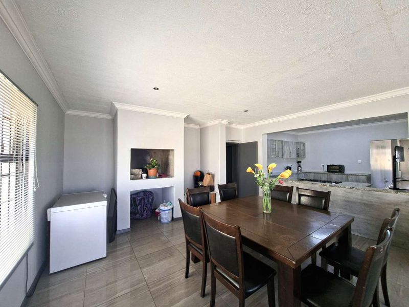 8-bedroom Home: Your Next Investment Opportunity. - Photo 3