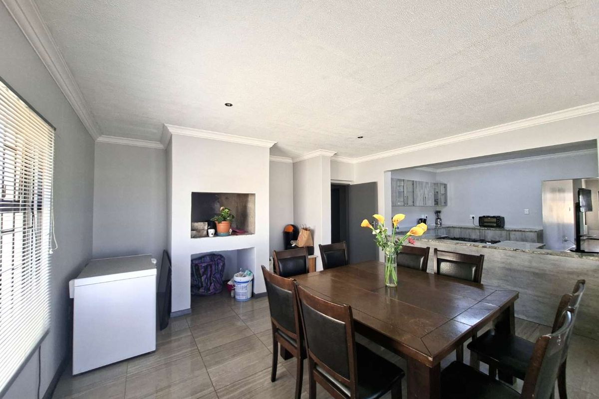 8-bedroom Home: Your Next Investment Opportunity. - Photo 3