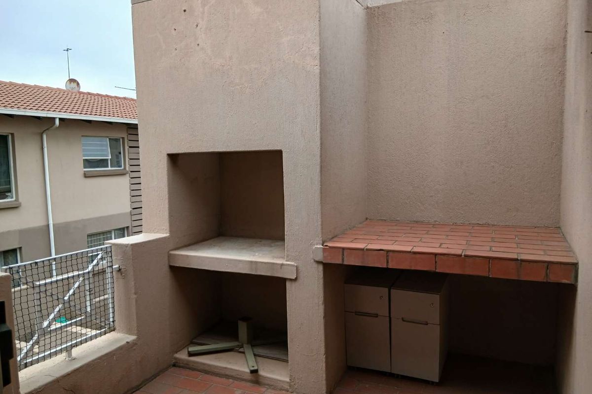 Upstairs Apartment for Sale - Photo 4