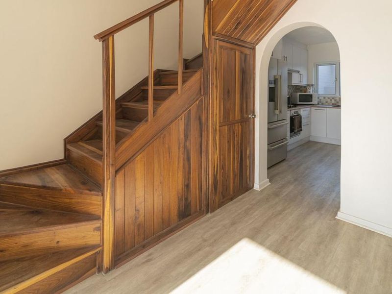 Very spacious 3-bedroom townhouse with 2-bedroom flat - Photo 6