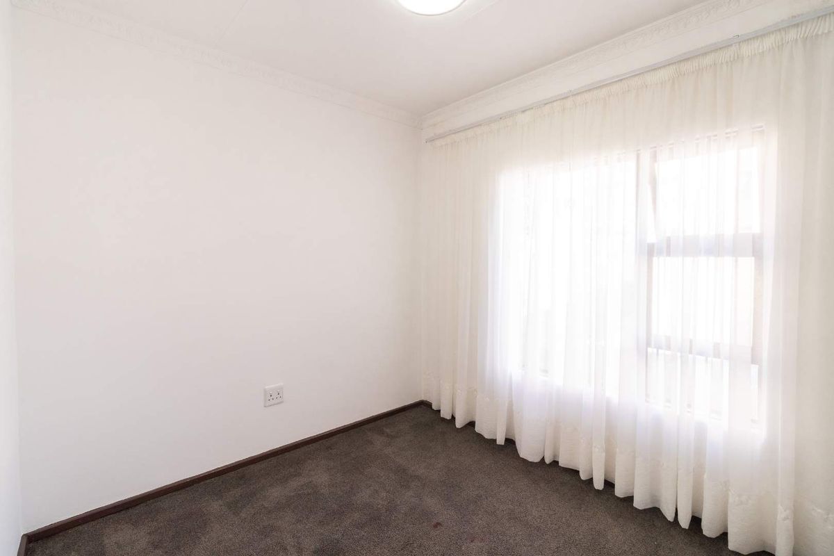 3 bedroom Cluster in Blue Lakes Estate - Photo 2