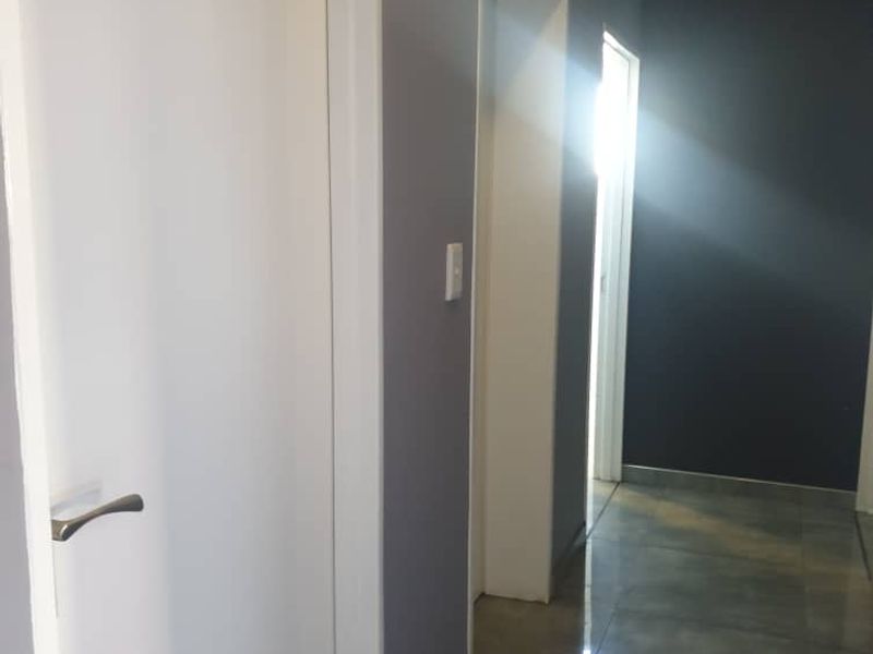 WAREHOUSE WITH OFFICE FACILITY TO LET: - Photo 10