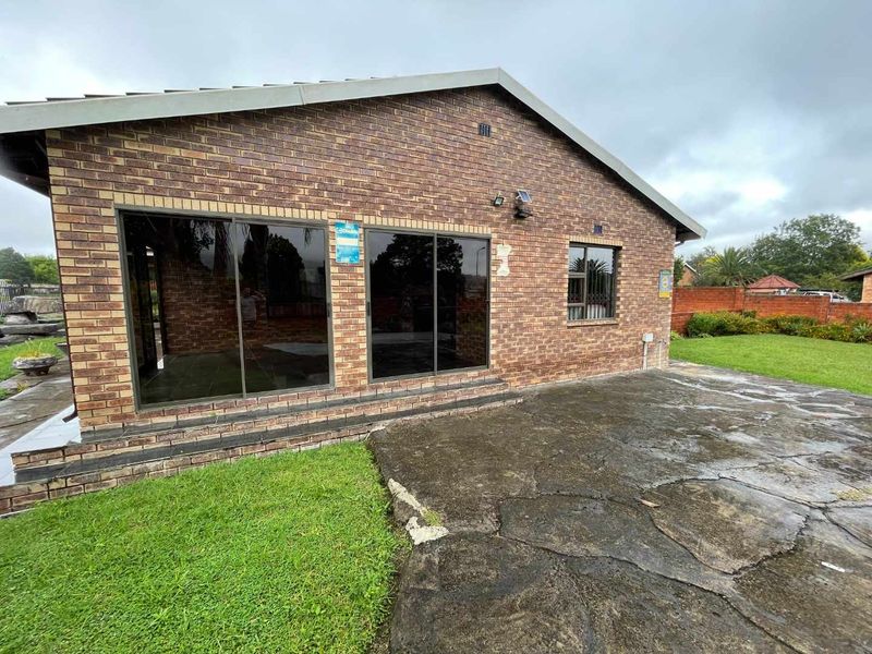 Beautiful Family Home for Sale - Photo 4