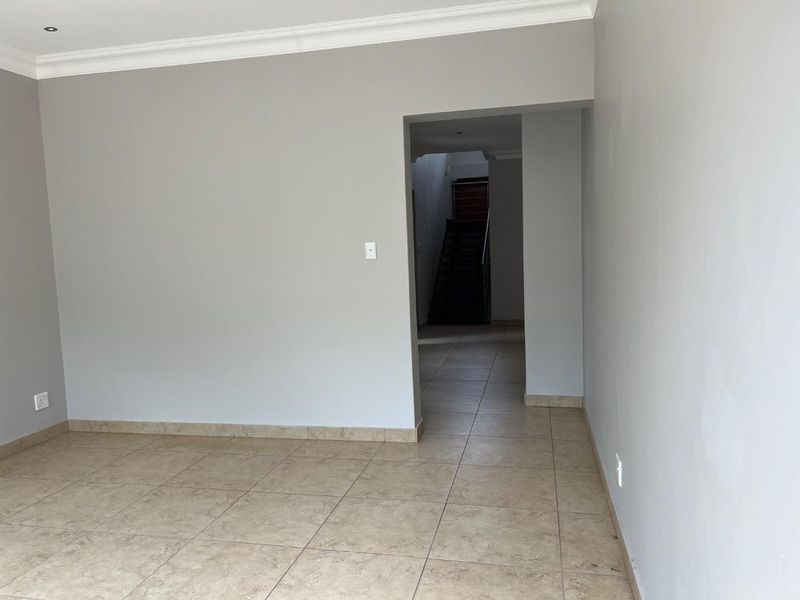 FAMILY HOME FOR RENT IN LOMBARDY ESTATE EAST OF PRETORIA - Photo 7