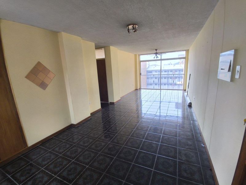 Spacious 2 Bedroom Apartment  in Sunnyside - Photo 4