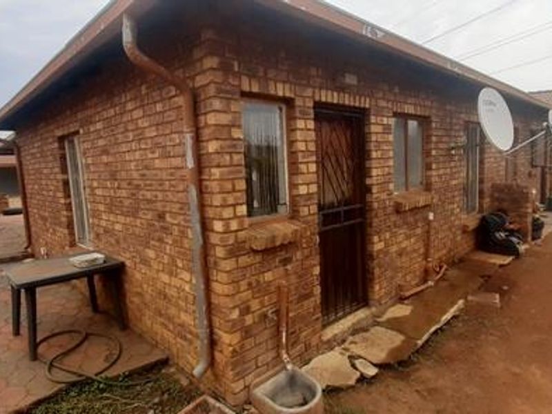 Great Low Maintenace Start up Home !!! - Photo 3