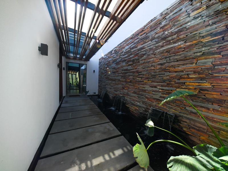 Luxury Golf Course Living at Pearl Valley - Photo 2