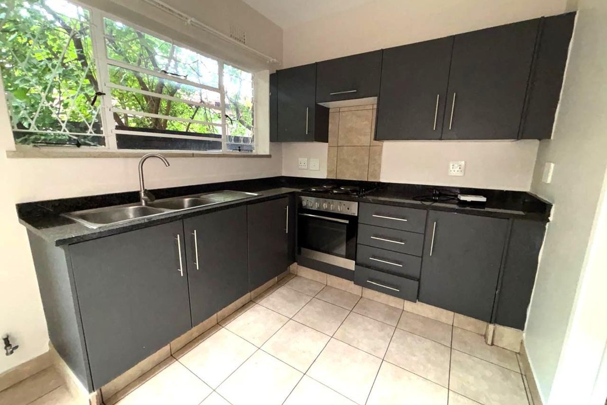 3 Bedroom 2 Bathroom Simplex For Sale in Bramley Park - Photo 2