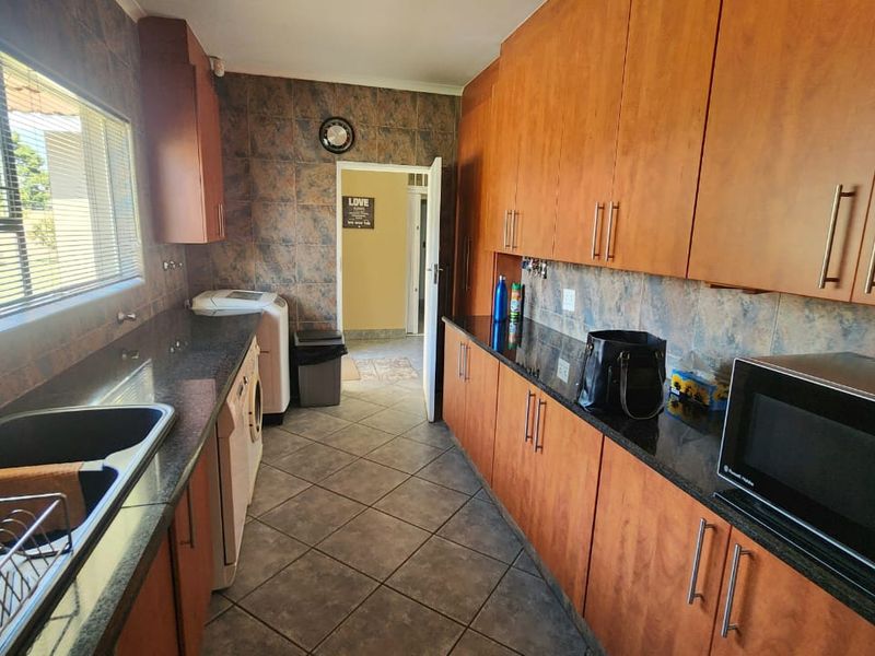 Spacious, Stylish and much more for the whole family - Photo 8