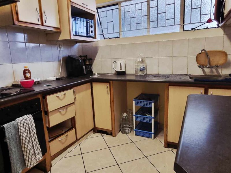 Klein Windhoek 2 bedroom apartment - Photo 5