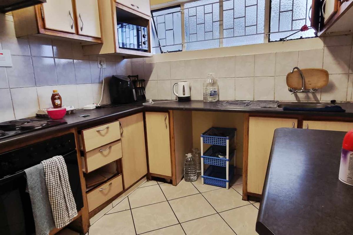 Klein Windhoek 2 bedroom apartment - Photo 5