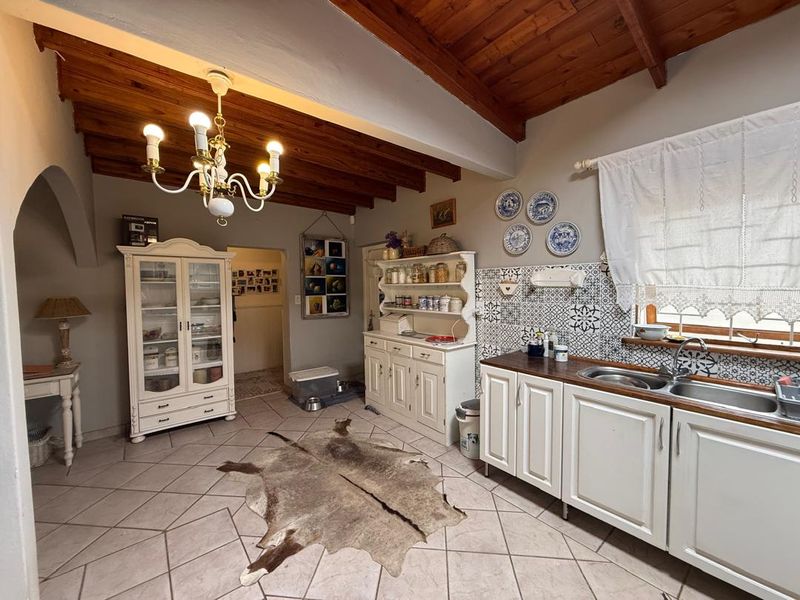 FOR SALE : EXCEPTIONAL 4 BEDROOM HOME WITH INCOME POTENTIAL- VINETA, SWAKOPMUND - Photo 10