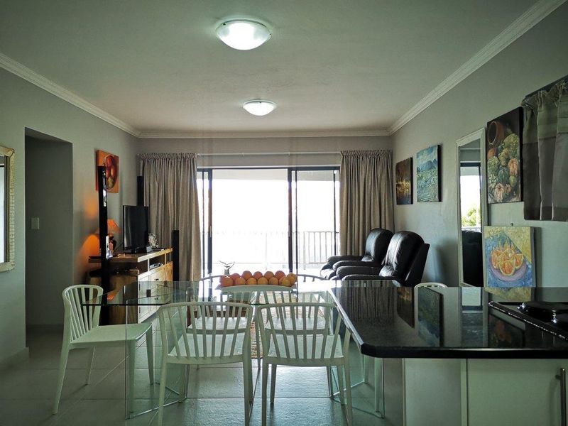 Versatile Opportunity: 6 Bedroom Holiday Home | Permanent Residence | Investment | Dual Living - Photo 4