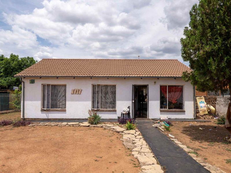 Unlock the potential in a prime location - Photo 7