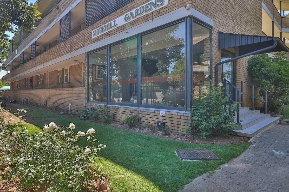 Life in the Suburbs!! - Photo 2