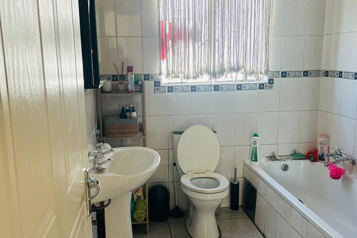 Lovely Ground floor TOWNHOUSE - Photo 4