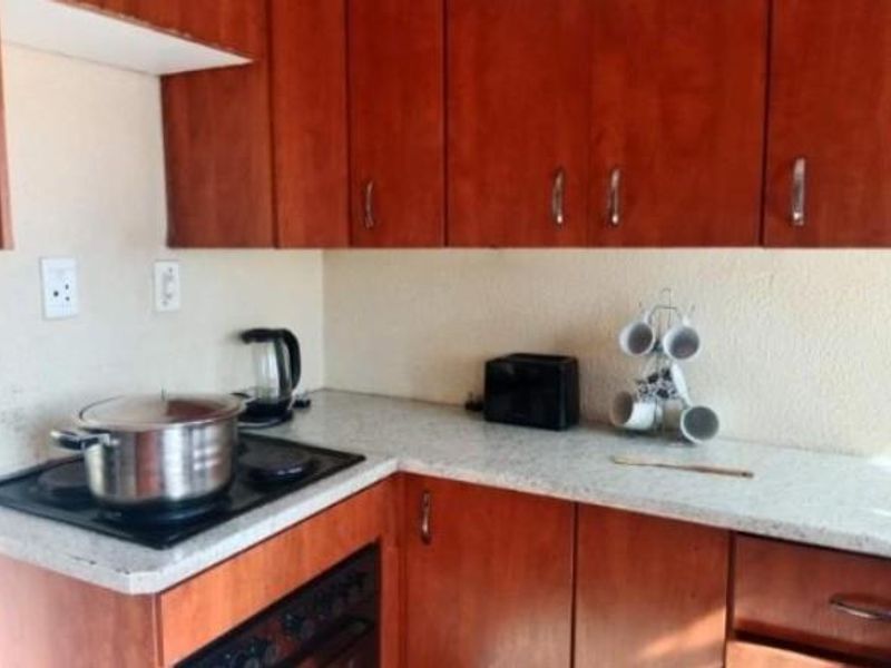 3 Bedroom 2 Bathroom Apartment To Let - Photo 2