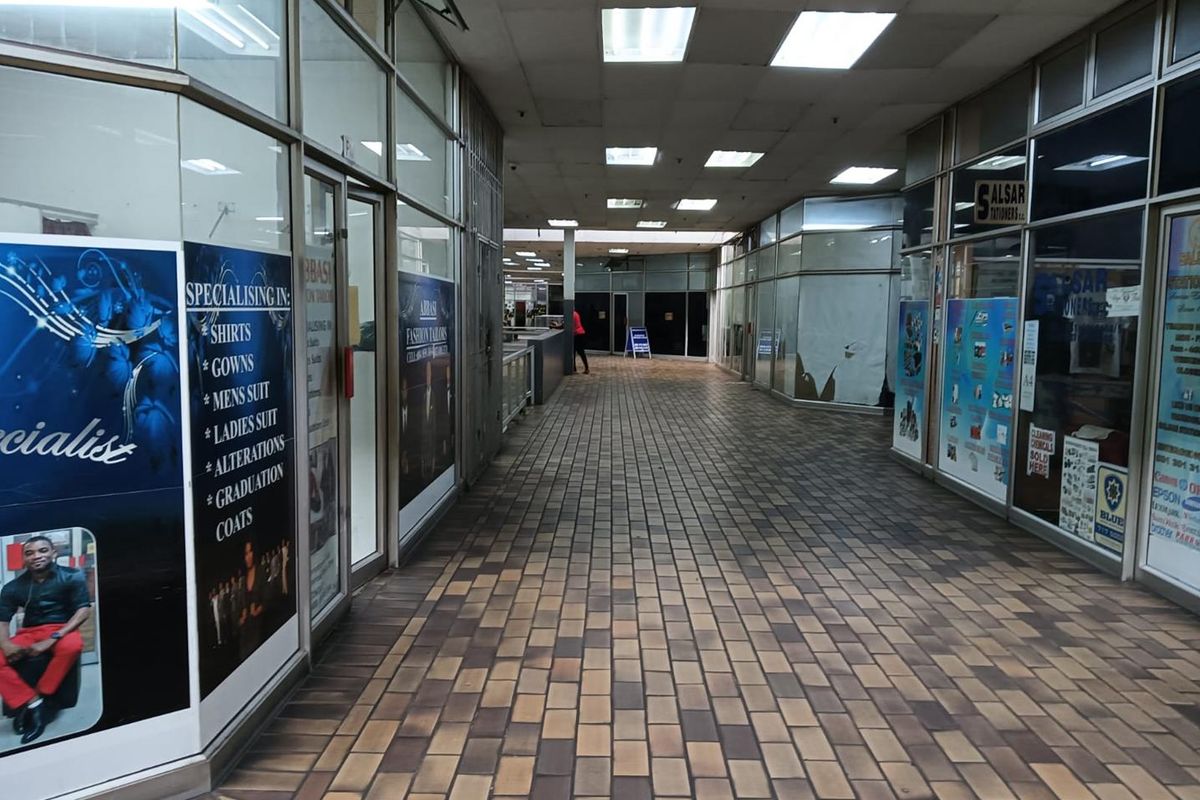 "Prime Office Space on Denis Hurley St - Secure Your Spot Today!" - Photo 4