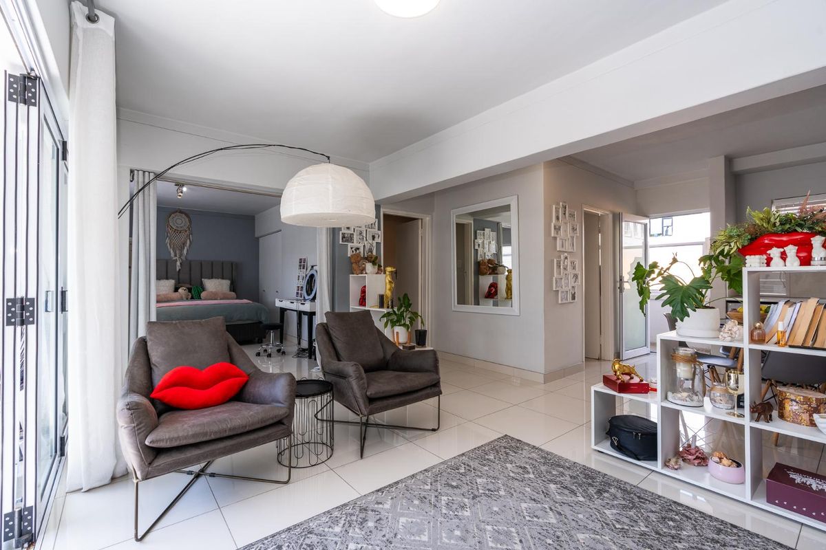 Prime 2-Bedroom Apartment on Central St Johns Road - Photo 4