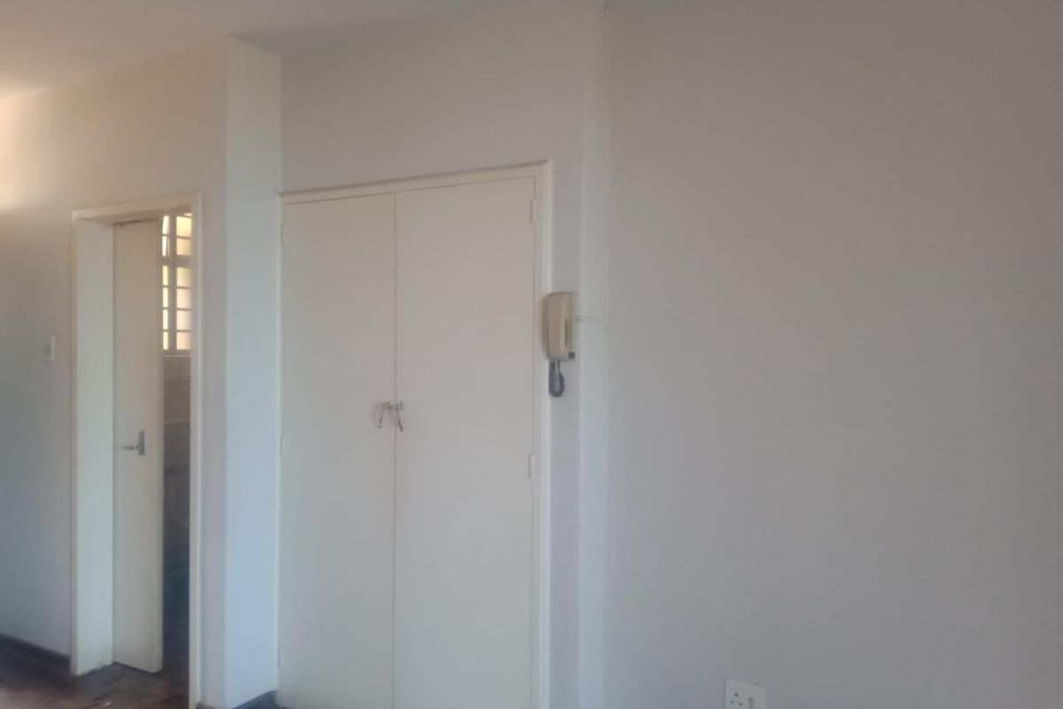 Charming 1-Bedroom Apartment with Modern Amenities - Photo 5