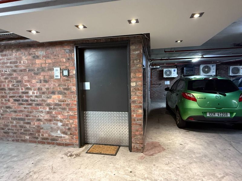 121m2 studio space in De Waterkant - Photo 2