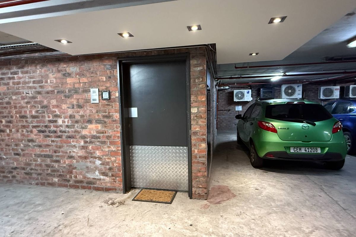 121m2 studio space in De Waterkant - Photo 2