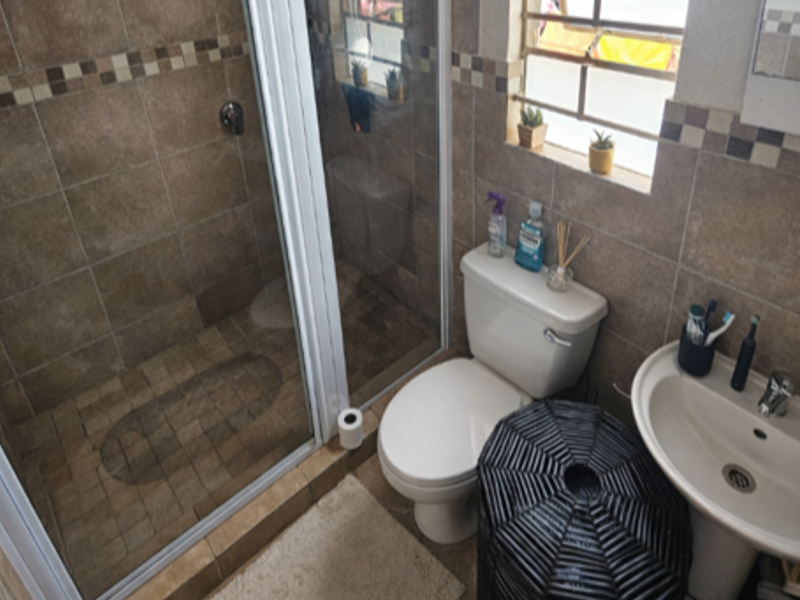 Discover your new home, modern and secure 3 bed in a secure estate - Photo 6