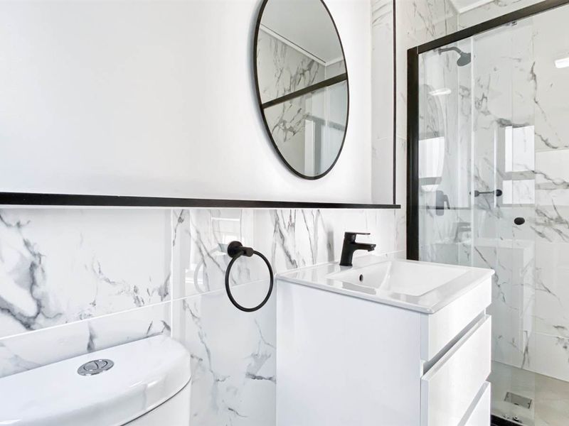 Luxury one bedroom apartment for sale in Waterfall - Photo 8