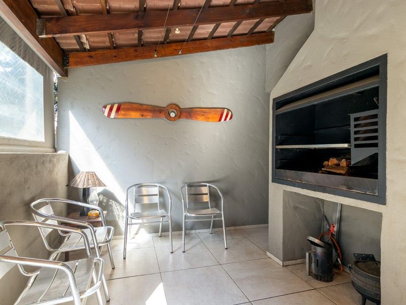 3 Bedroom House for Sale in Dainfern - Photo 8