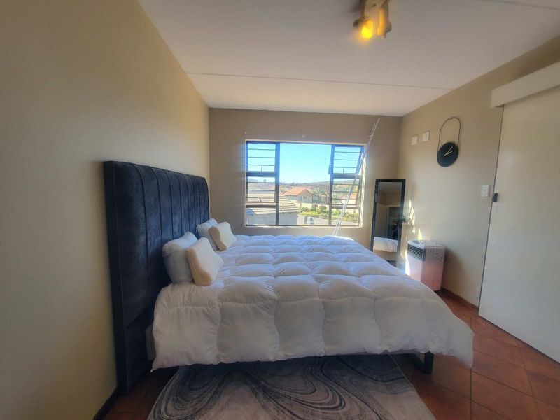 First-floor Gem in Aloe Ridge - perfect for families or Investors! - Photo 10