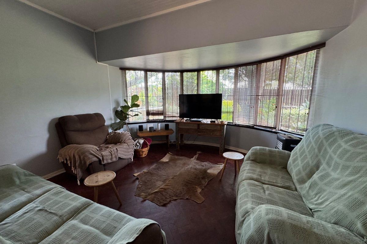 TRANQUIL FAMILY LIVING! - Photo 4