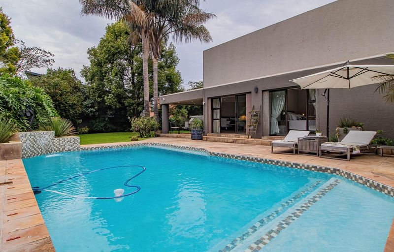 Modern Comfort Meets Timeless Elegance!